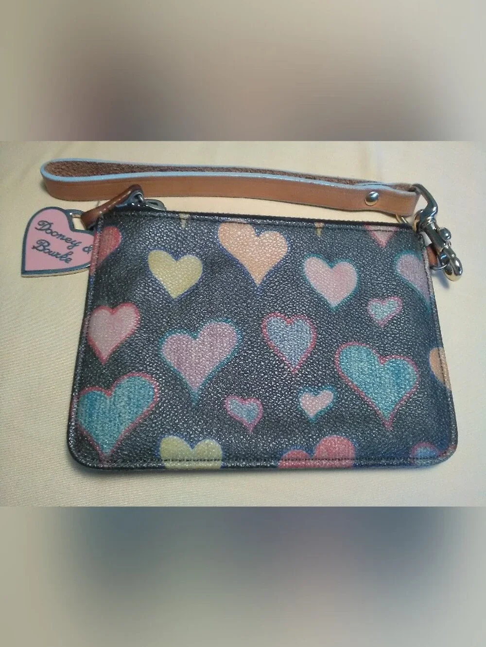 DOONEY & BOURKE Women’s Heart-Print Black Wristlet - RAINBOW COLORS BEAUTY